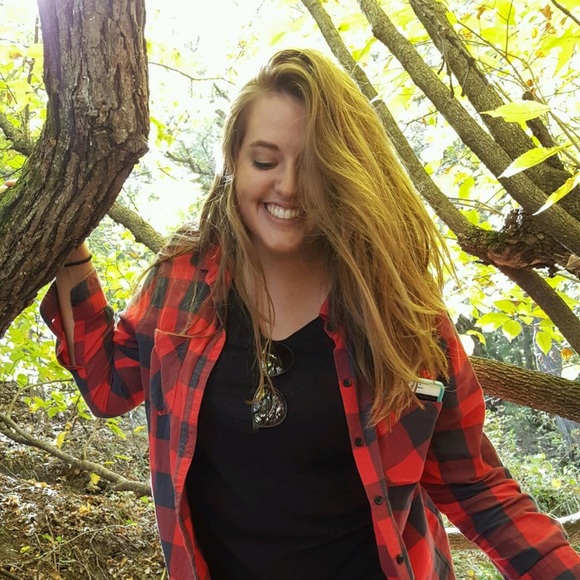 Meet your Posher, Amanda - Picture 1 of 1